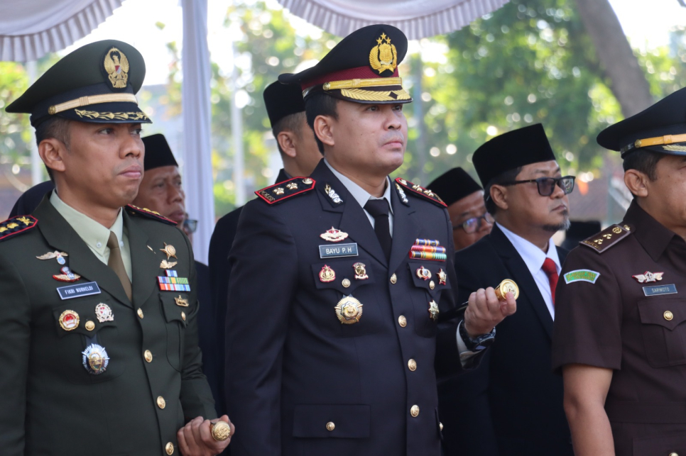 Bupati Bantul Pimpin Upacara Hardiknas 2026, Polres Hadir Jaga Ekosistem Pendidikan — image 5
