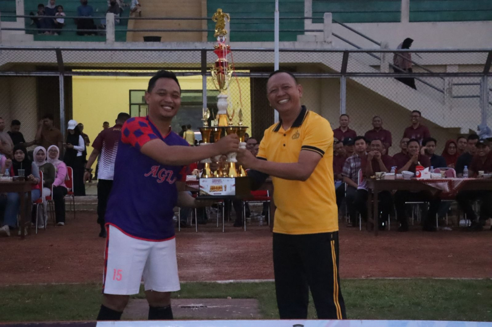 play online baccarat Kapolres Kulonprogo Tutup Turnamen Sepak Bola Hari Bhayangkara ke-80, Siemas FC Sabet Gelar Juara